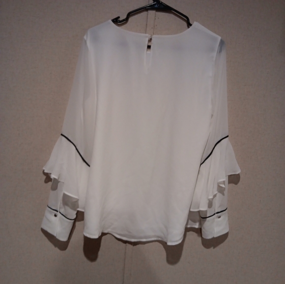 Calvin Klein Women's Ruffle Sleeve Blouse, White, Oversized Calvin Klein Pullove - Picture 6 of 7